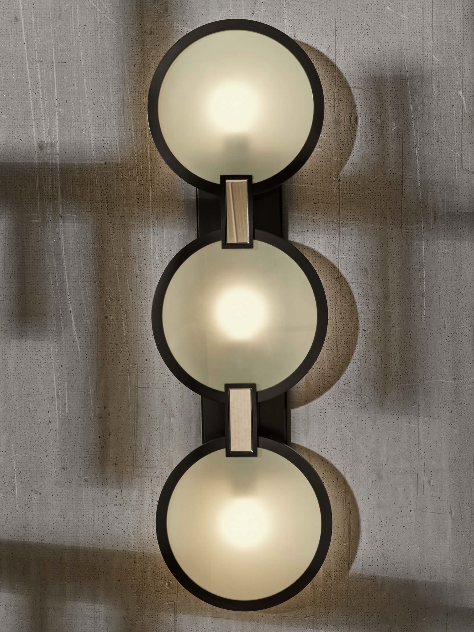 CL Sterling & Son | Small Linked Round Sconce